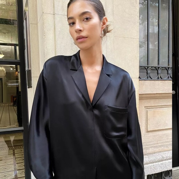 Aritzia Babaton Hazek Blouse NWOT - Picture 2 of 4